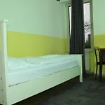 A&s Ferienwohnungenbonner Str 49 *