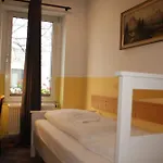 A&s Ferienwohnungenbonner Str 49 Appartement