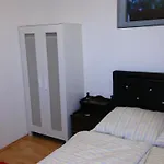 A&s Ferienwohnungenbonner Str 49 Apartamento