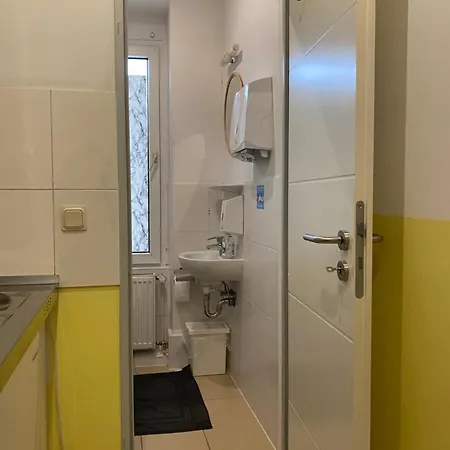 A&s Ferienwohnungenbonner Str 49 *