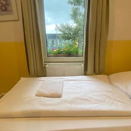 A&s Ferienwohnungenbonner Str 49 *