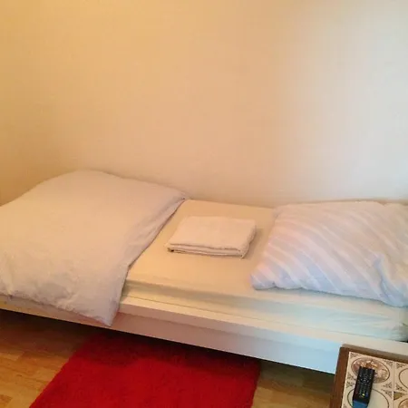 A&s Ferienwohnungenbonner Str 49 *