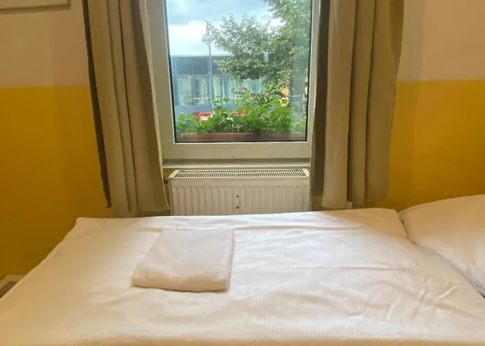 A&s Ferienwohnungenbonner Str 49 *