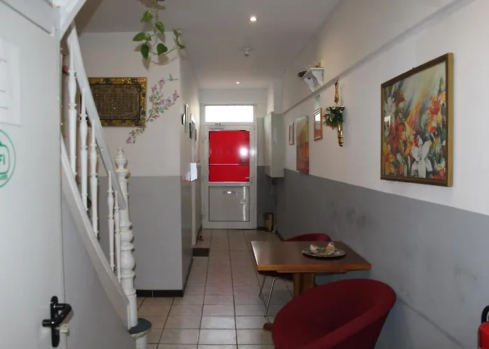 A&s Ferienwohnungenbonner Str 49 *