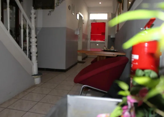 A&s Ferienwohnungenbonner Str 49 *