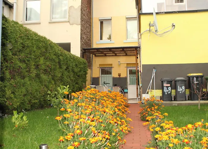 A&s Ferienwohnungenbonner Str 49 *