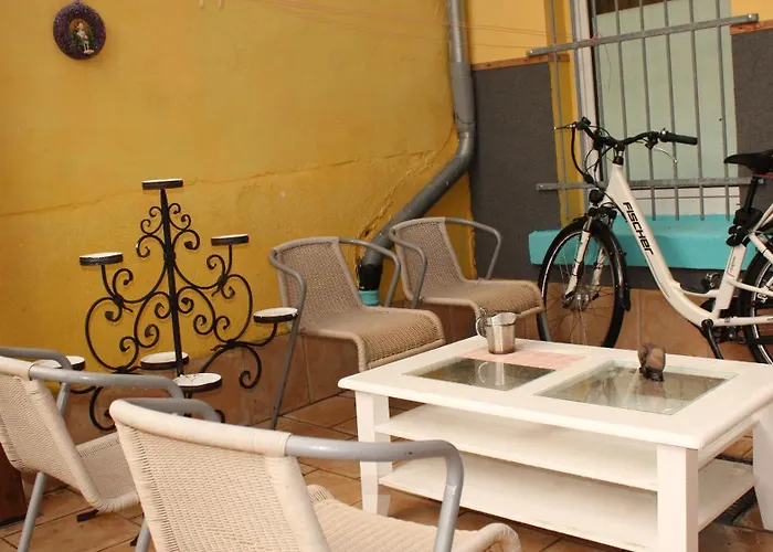 A&s Ferienwohnungenbonner Str 49 *