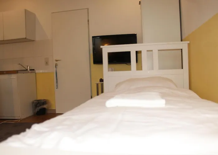 A&s Ferienwohnungenbonner Str 49 Apartment