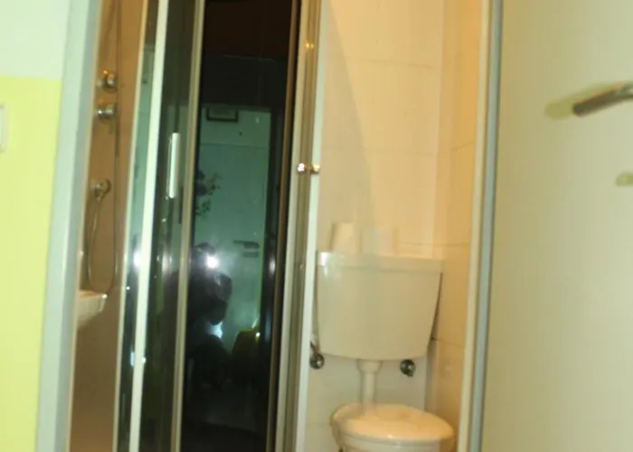 A&s Ferienwohnungenbonner Str 49 Appartement *