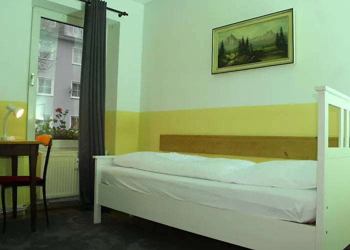 A&s Ferienwohnungenbonner Str 49 Appartement *