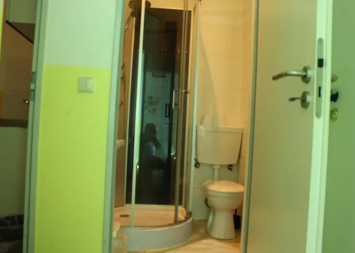 A&s Ferienwohnungenbonner Str 49 *