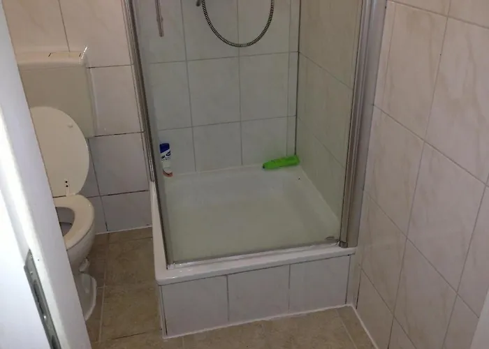 A&s Ferienwohnungenbonner Str 49 Appartement *