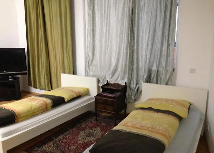 A&s Ferienwohnungenbonner Str 49 *